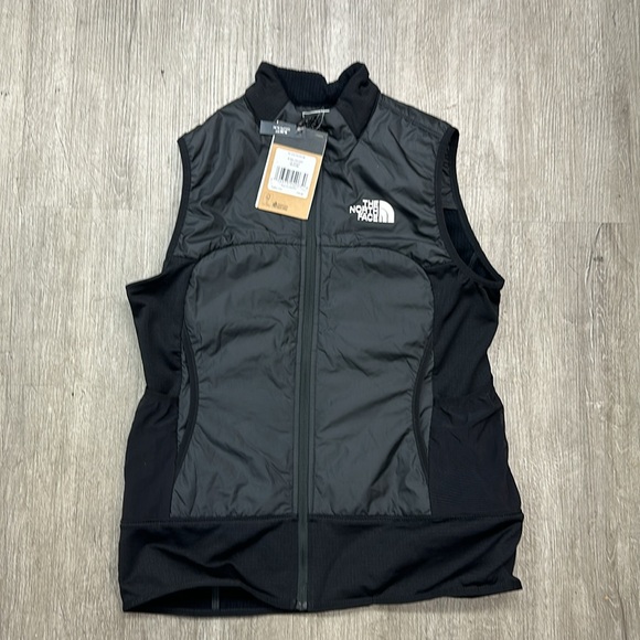 The North Face 
Winter Warm Pro Insulated Vest - Women's medium - Picture 5 of 9